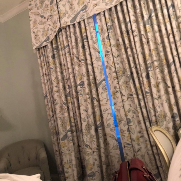 Draperies & Peacock Alley scallop edgings - Picture 2 of 2